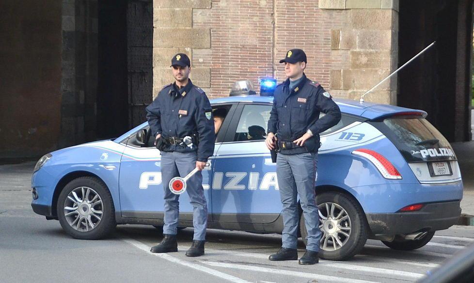 Estorce soldi all’amico biker 