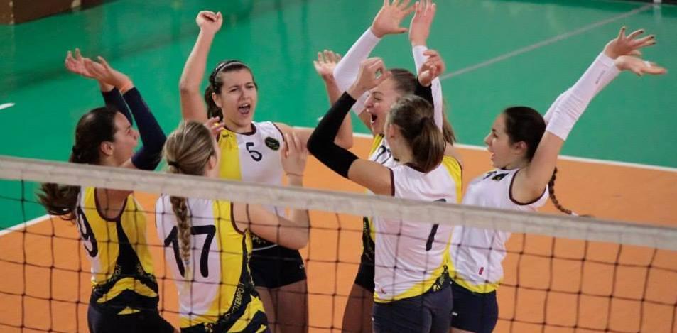 Volley Livorno, sotto rete il ruggito delle adolescenti 
