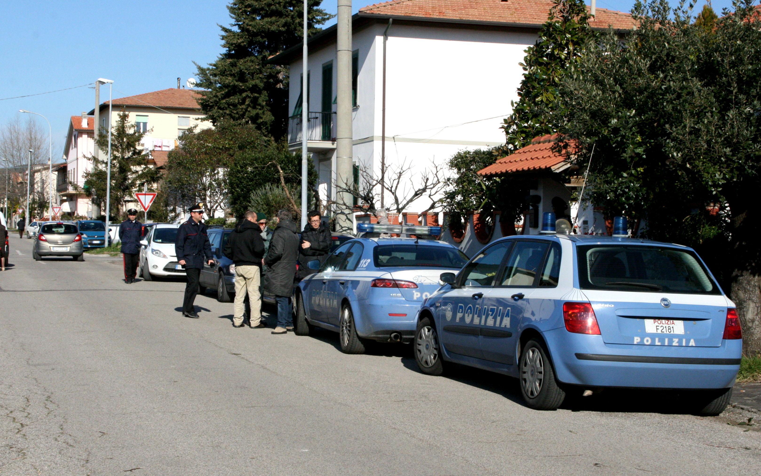 In una foto d'archivio alcune pattuglie della polizia di Rosignano