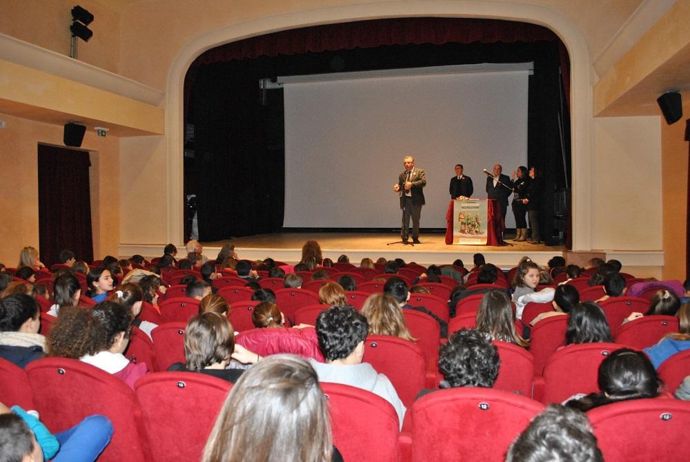 Alunni al Flamingo per la premiazione delle Cartoniadi