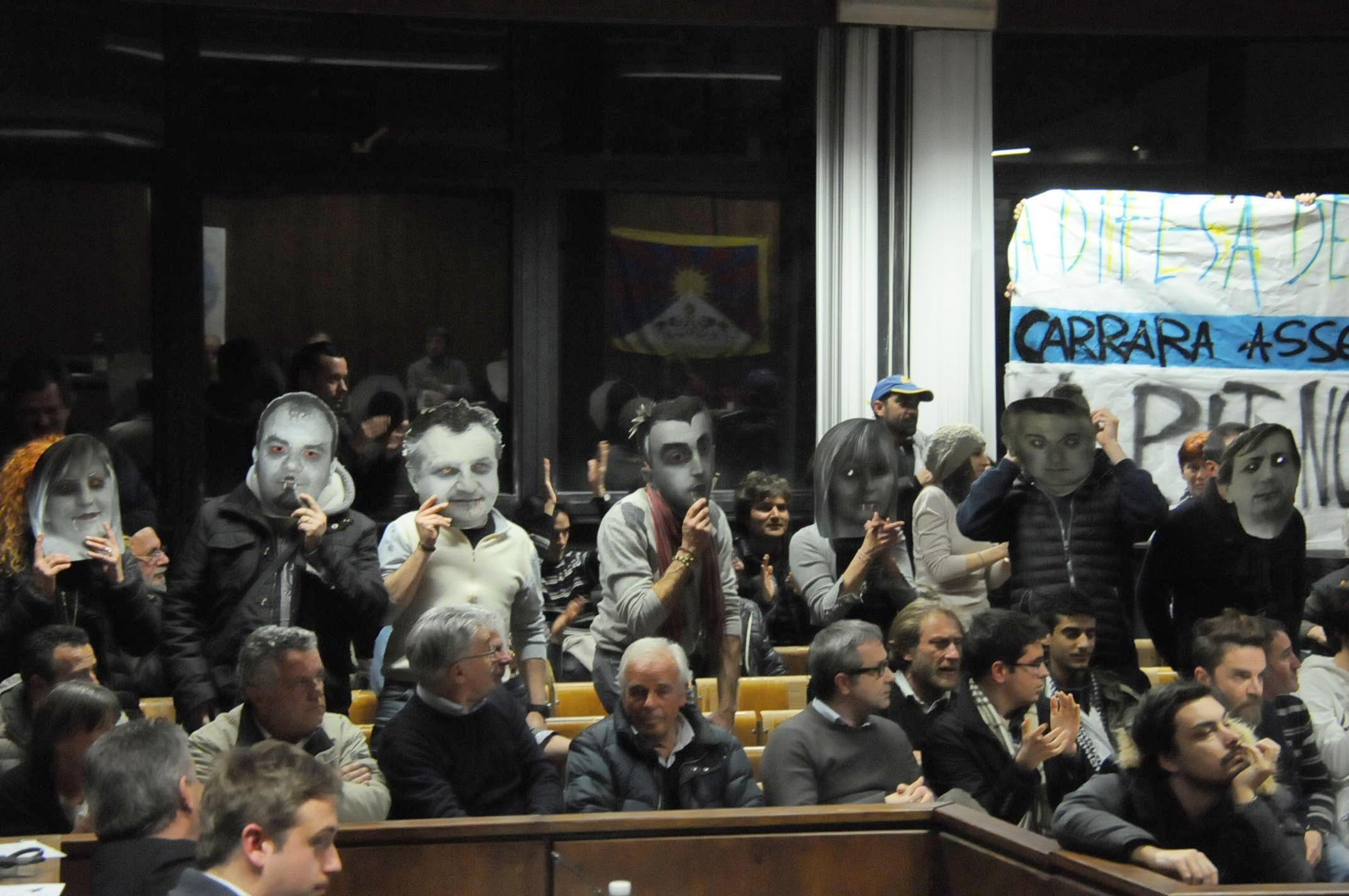 La contestazione in consiglio comunale