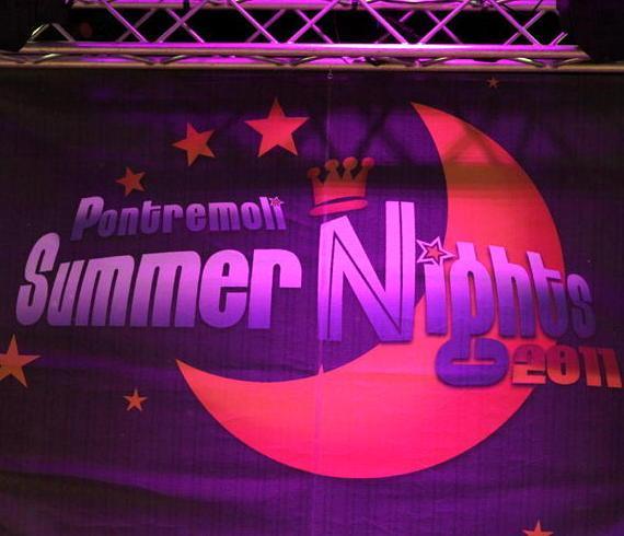 Summer nights, “Lady truffa” incastrata da una fotografia 
