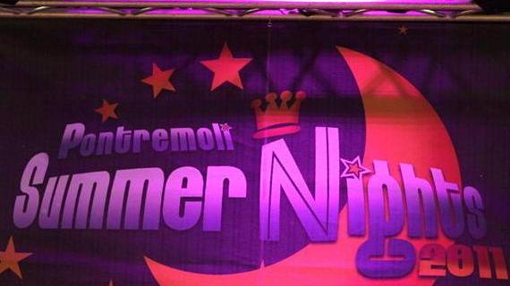 Summer nights, “Lady truffa” incastrata da una fotografia