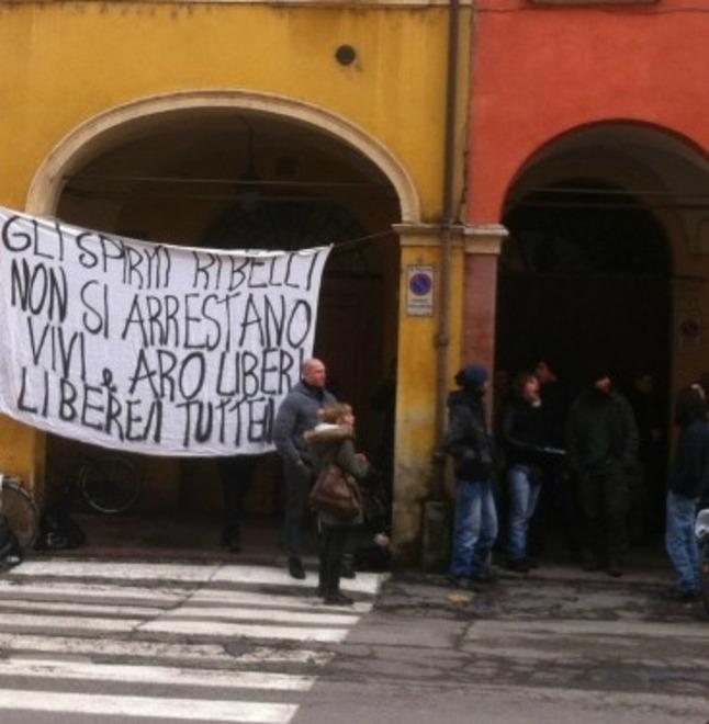 Anarchici: il video degli scontri 