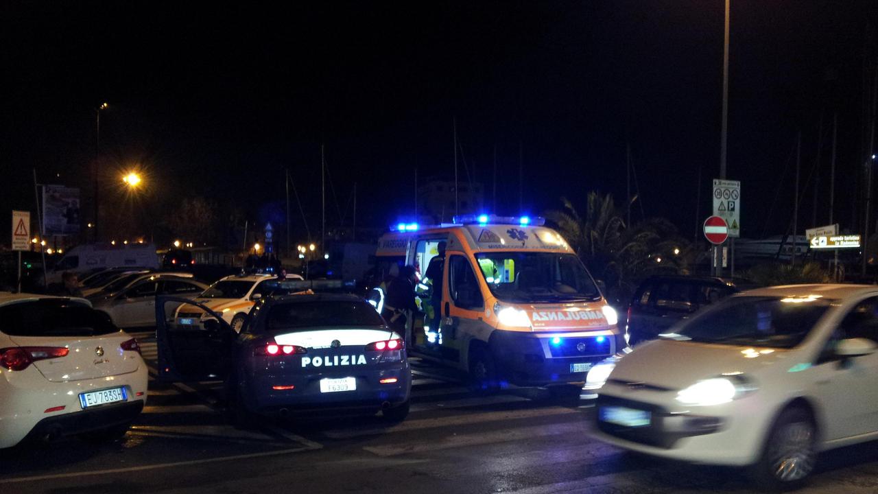 Polizia e ambulanza in Darsena