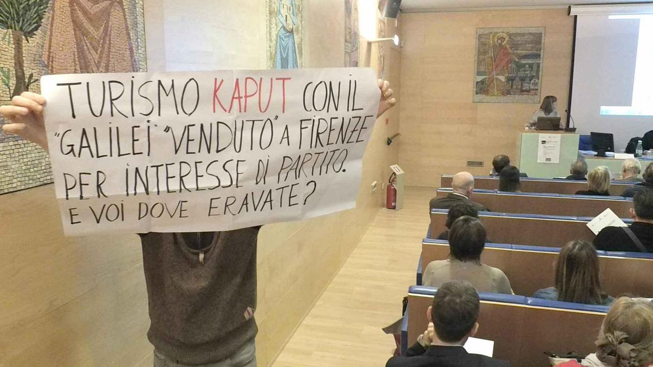 Il cartello contro la fusione degli aeroporti