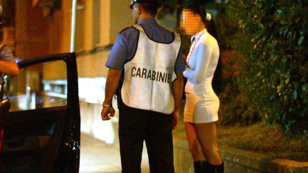 Prostituzione e parcheggiatori abusivi: due ordinanze del sindaco
