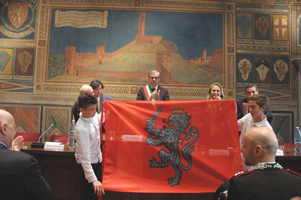 Un momento della cerimonia che si è svolta nel municipio di San Miniato