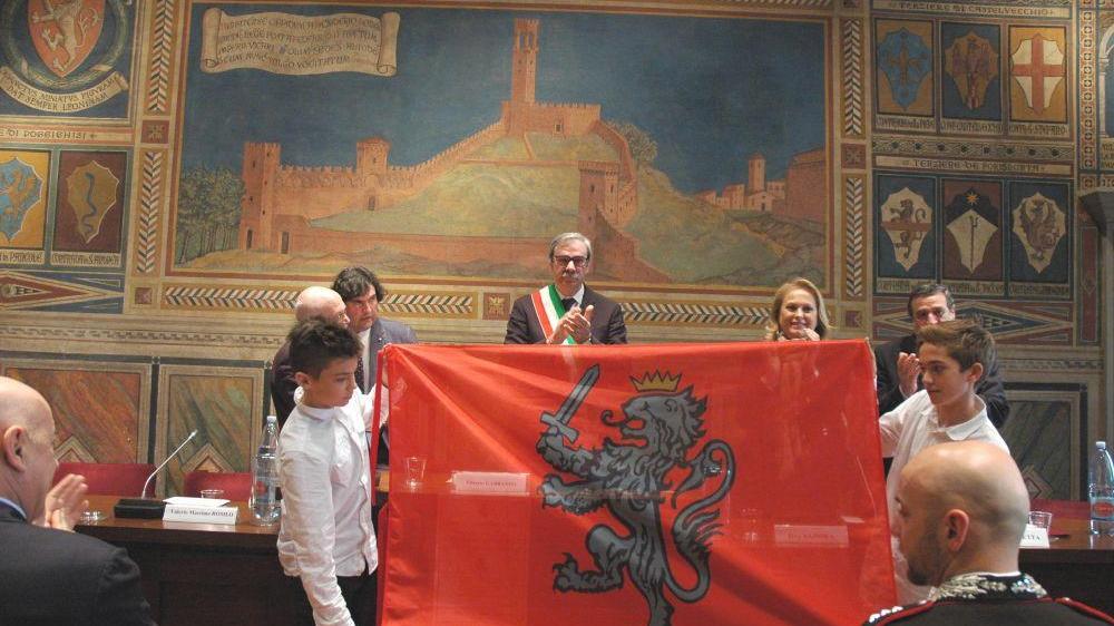 Un momento della cerimonia che si è svolta nel municipio di San Miniato