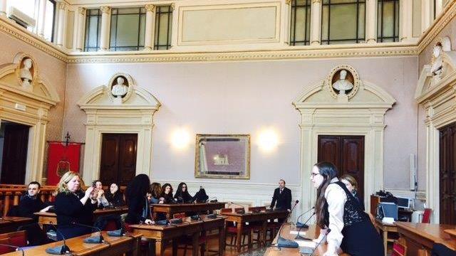Il vicesindaco Stella Sorgente incontra la delegazione degli studenti