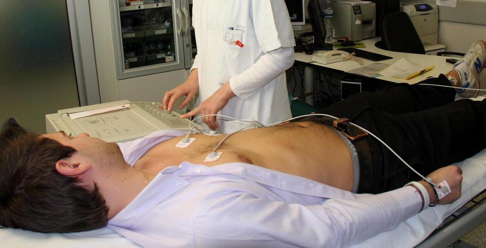 Muore d’infarto a 55 anni dopo l’esame al cuore 