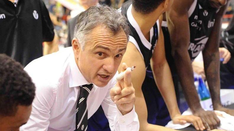 Coach Valli sfida il Pistoia Basket dell’amico Moretti