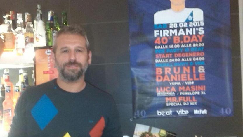 Una notte di festeggiamenti per fare gli auguri a Luca Firmani