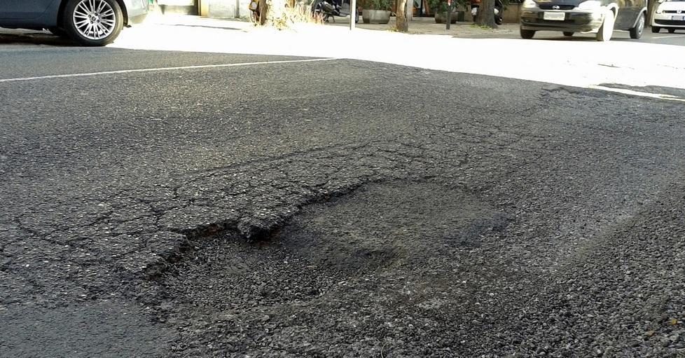 Il viale Mameli è un inno... al cratere
