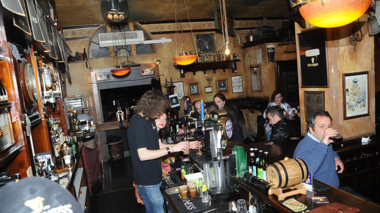 Cinquecento euro di multa all'Irish Pub per la mancata richiesta di autorizzazione a un concerto live nel locale