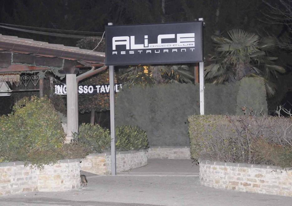 Pavullo, rissa in discoteca poi nel piazzale spuntano taglierini