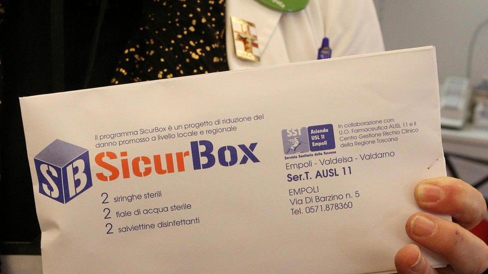 Chiesta una siringa da insulina ogni ora
