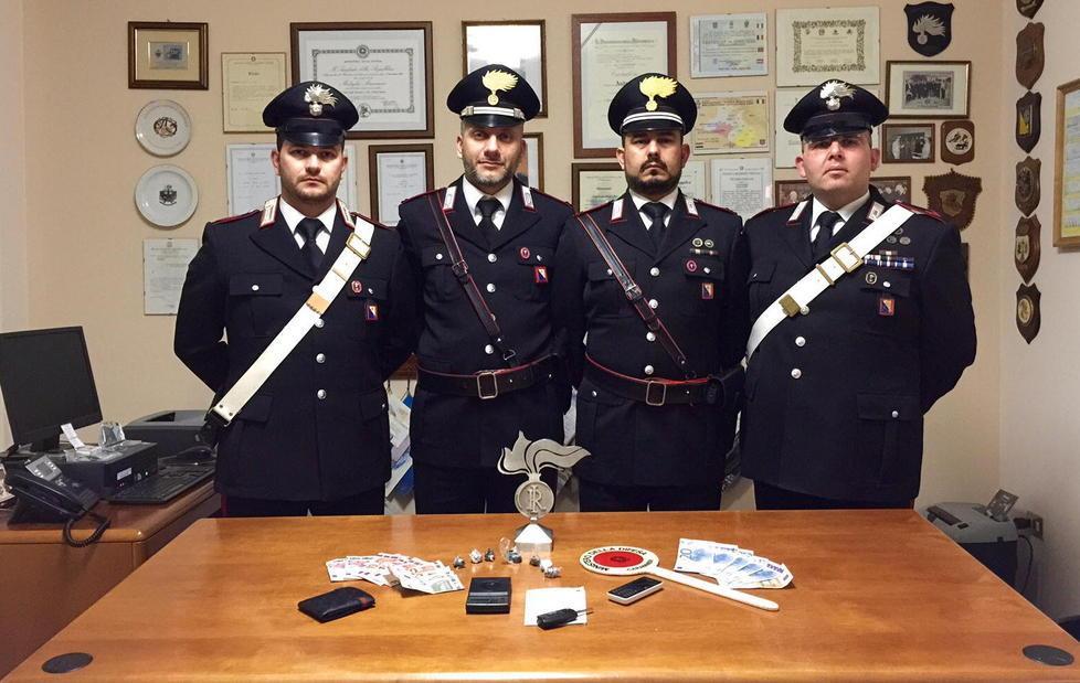 Spaccia eroina, arrestato e liberato 