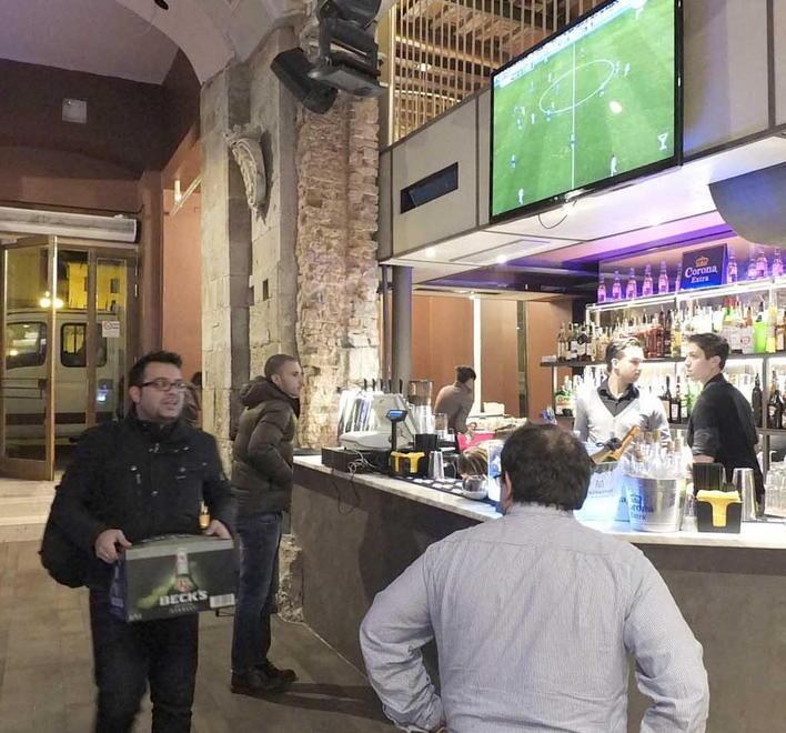 Bazeel, via i sigilli ma il locale riapre senza la musica 