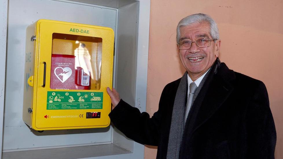In piazza ora c’è un defibrillatore