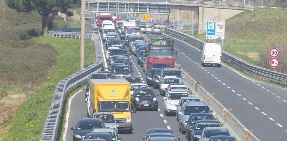 Stretta, pericolosa e inadeguata. Benvenuti in Variante Anas: «Nessuna ipotesi di allargarla» 