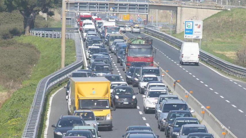 Stretta, pericolosa e inadeguata. Benvenuti in Variante Anas: «Nessuna ipotesi di allargarla»