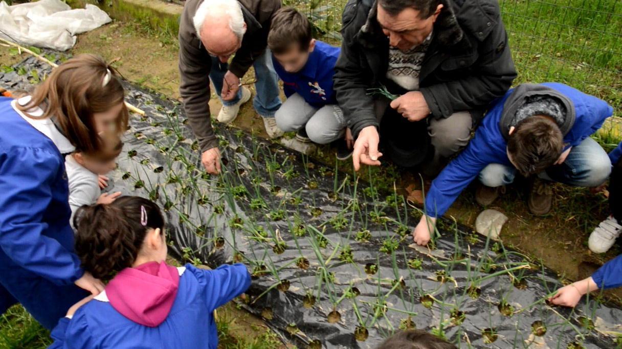 I bambini al progetto "Orto in condotta"