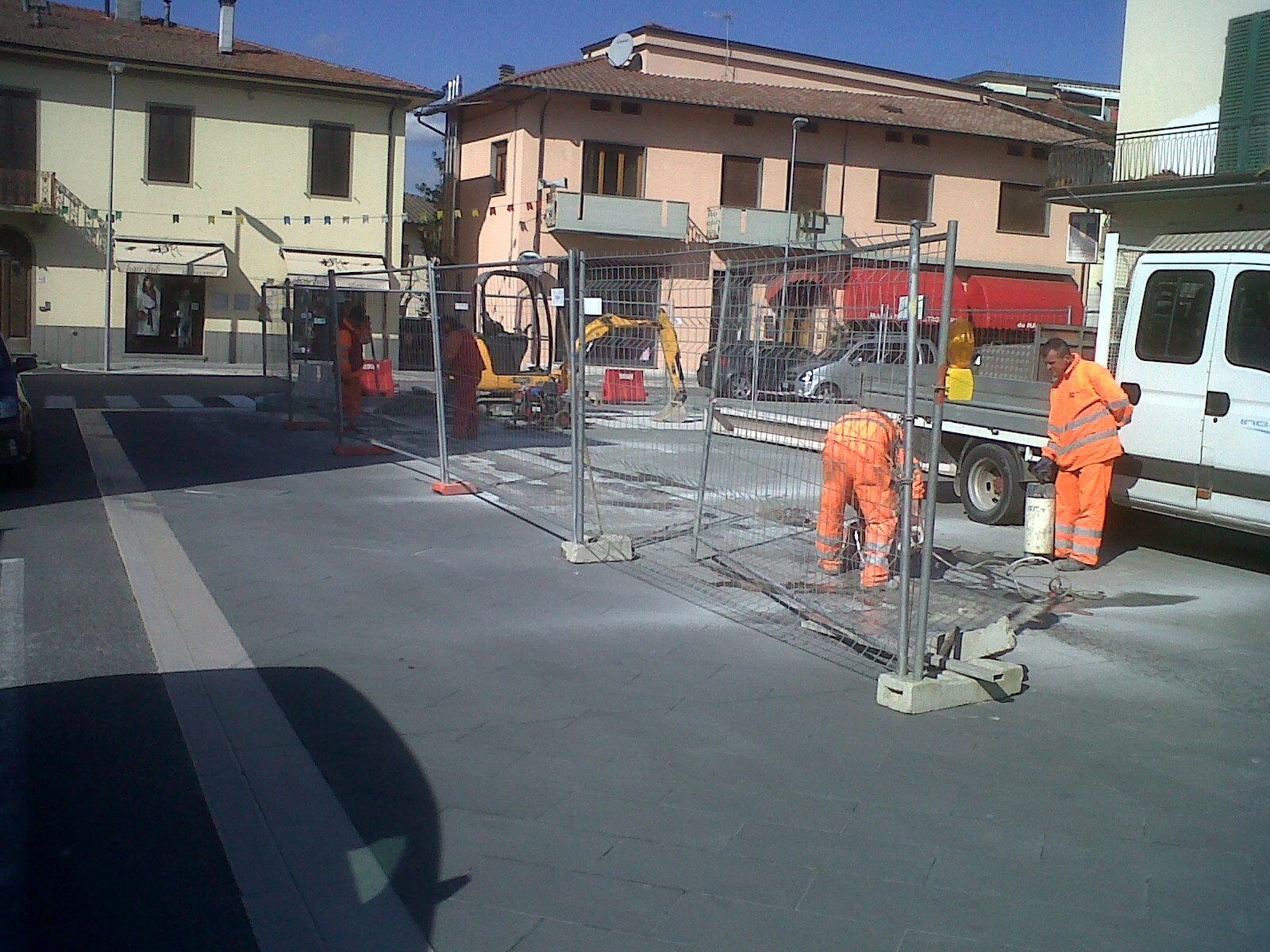 I lavori in piazza don Matteoni a Marlia