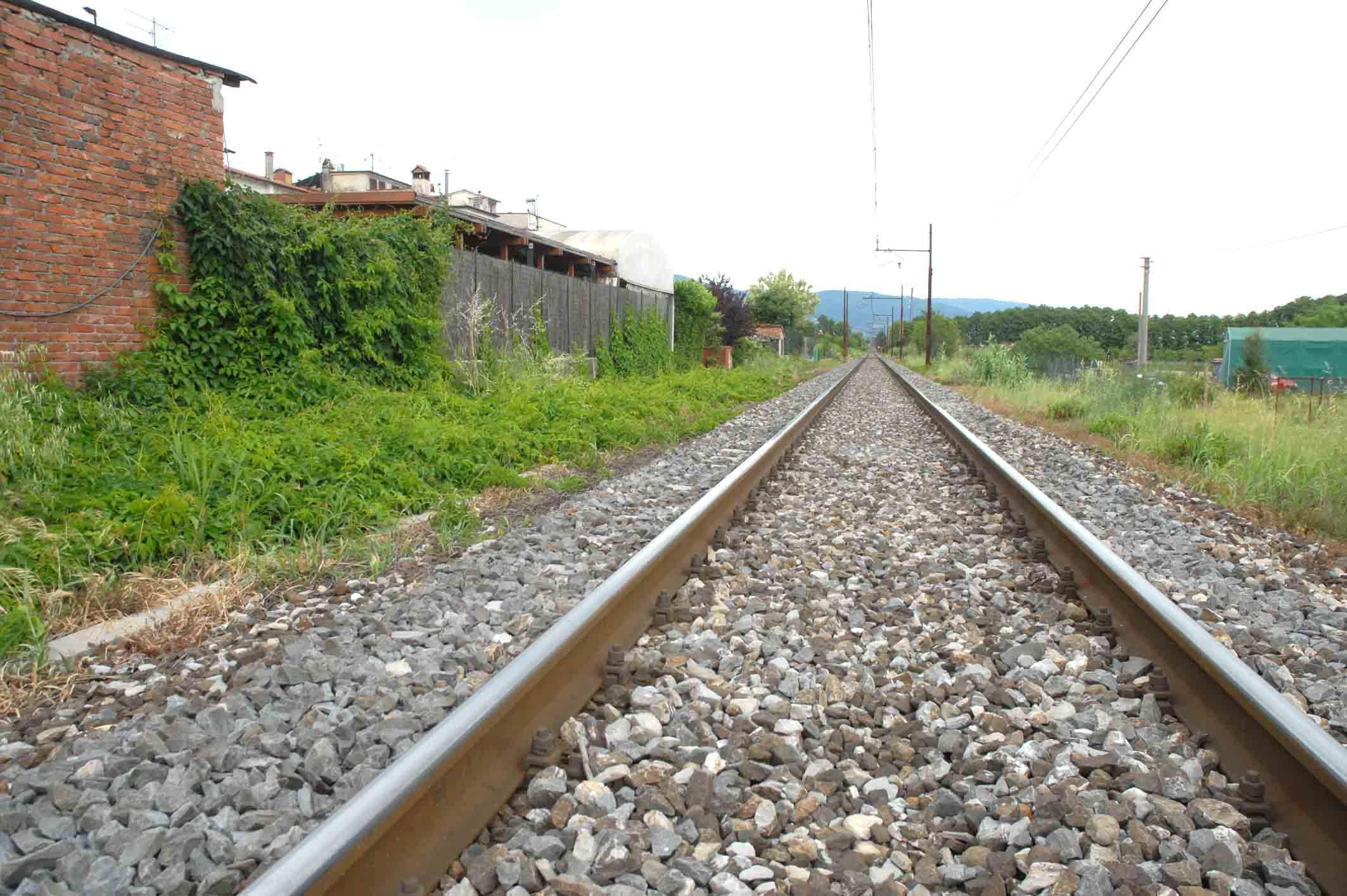 La ferrovia a un solo binario vicino a Pistoia 