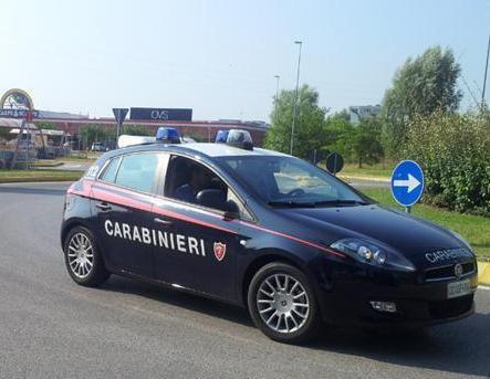 Ubriaco aggredisce i carabinieri 