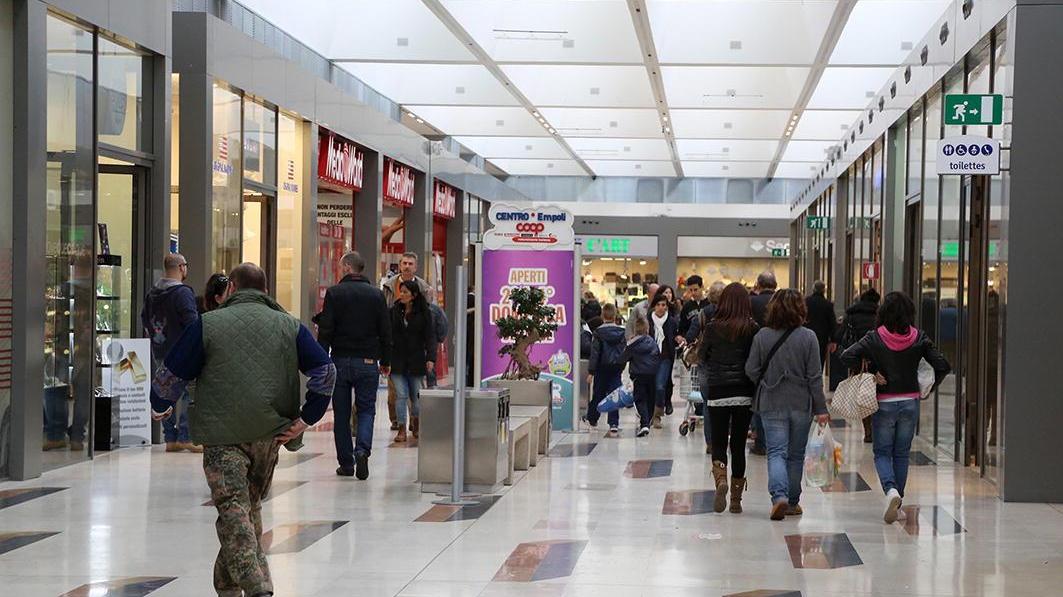 Una veduta del centro commerciale di Santa Maria