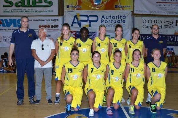 La formazione femminile della Pallacanestro Piombino 