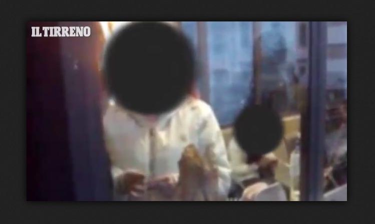 Si drogano tra l'indifferenza dei pendolari