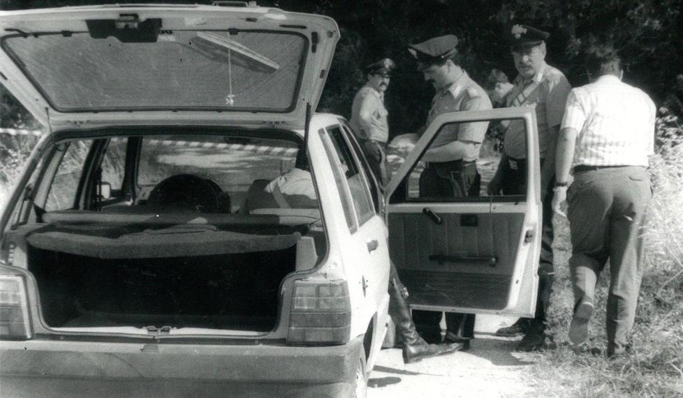 Ucciso nel bosco a martellate nel 1991, la svolta del Ris: «Il sangue è del cognato di Della Volpe» 