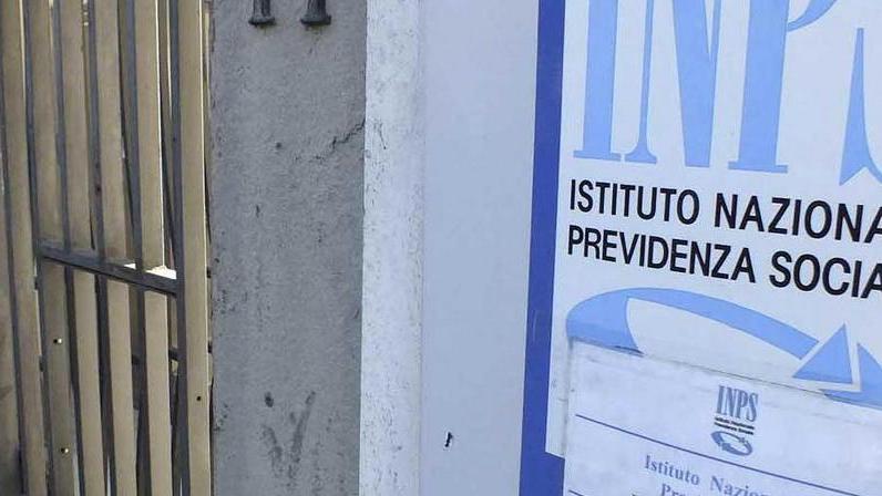 Incassava la pensione della zia morta da anni