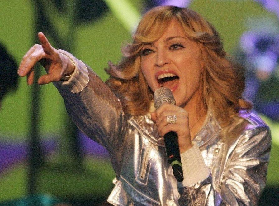 Madonna stappa il Sassicaia 2011 