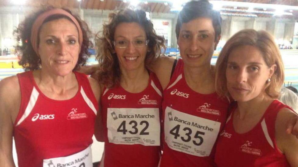 Record per la società e cinque medaglie ai Master di Ancona