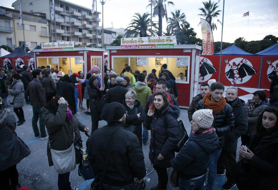 Hotel tutti pieni ma i negozi rimangono chiusi 