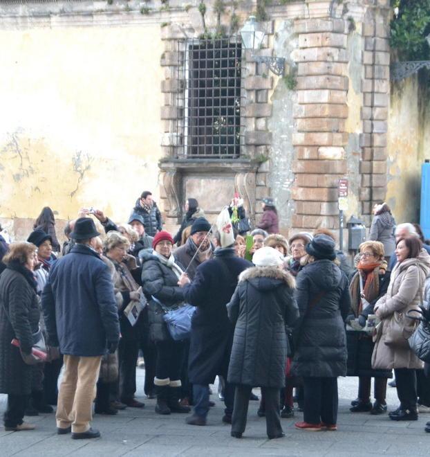 Gazebo e pedane bloccati da Firenze 