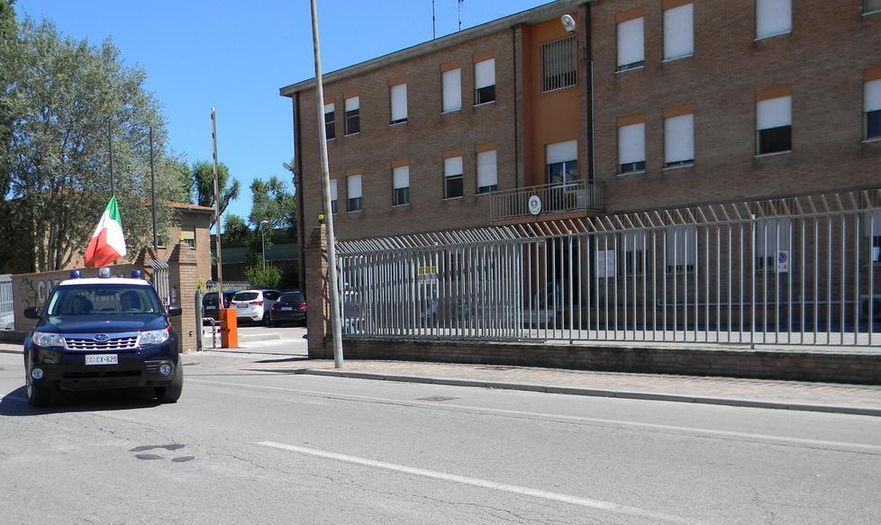 Rubano abbigliamento ma vengono presi 