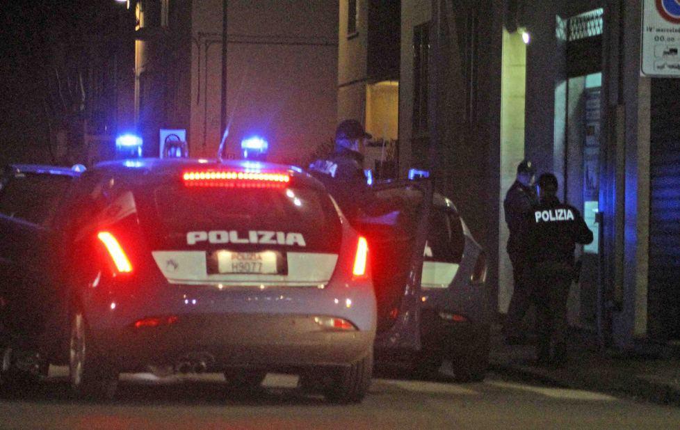 Entrano in casa mentre l’anziana dorme 
