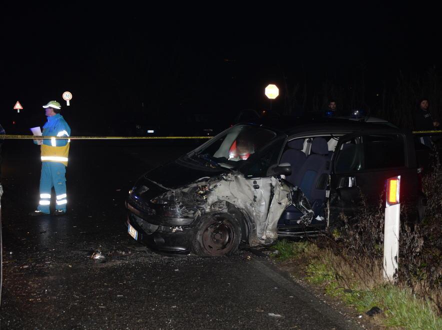 Uno degli incidenti mortali verificatisi in via del Monte Ovest (foto F. Silvi)