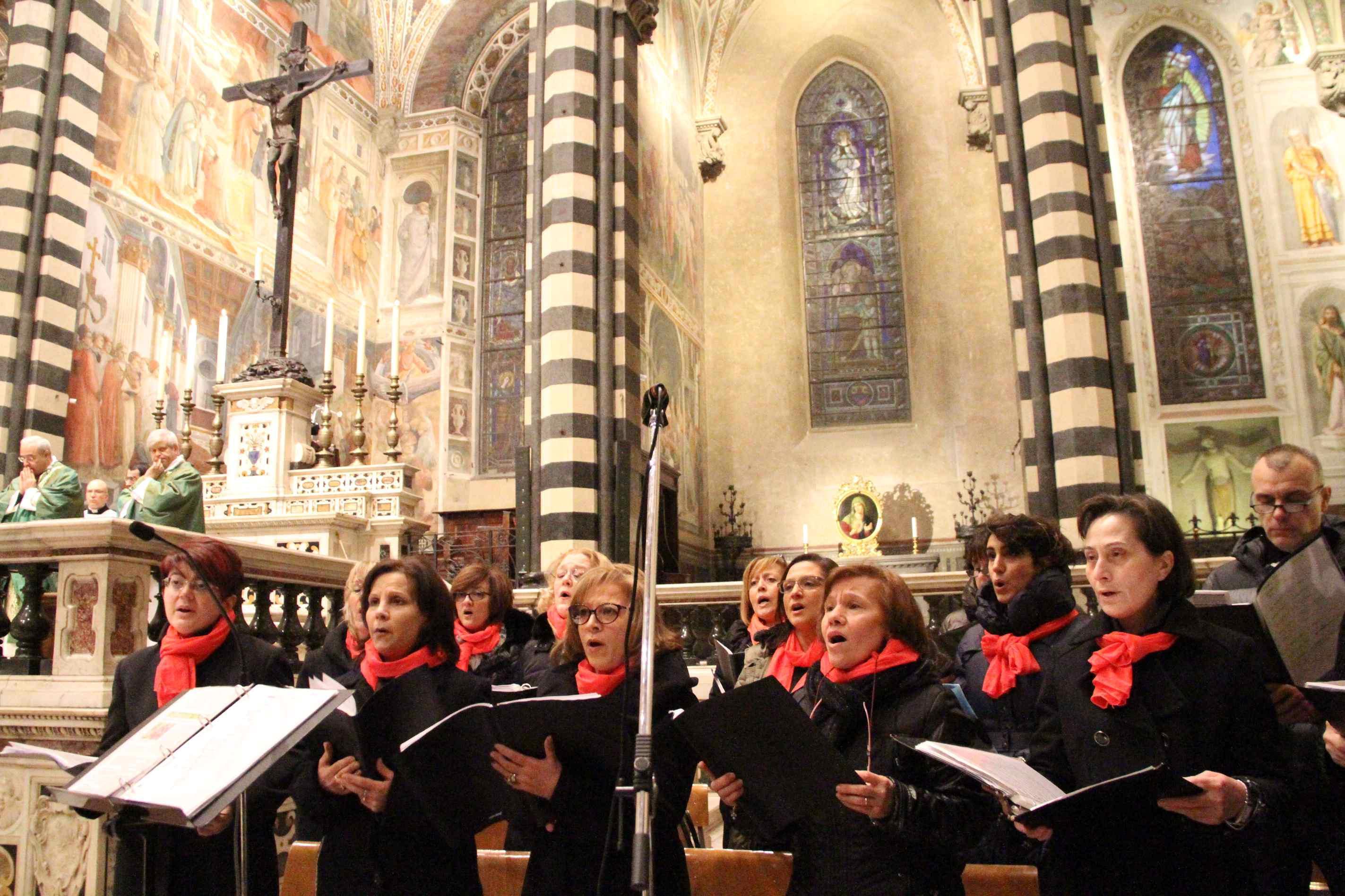 Una messa nella cattedrale di Santo Stefano
