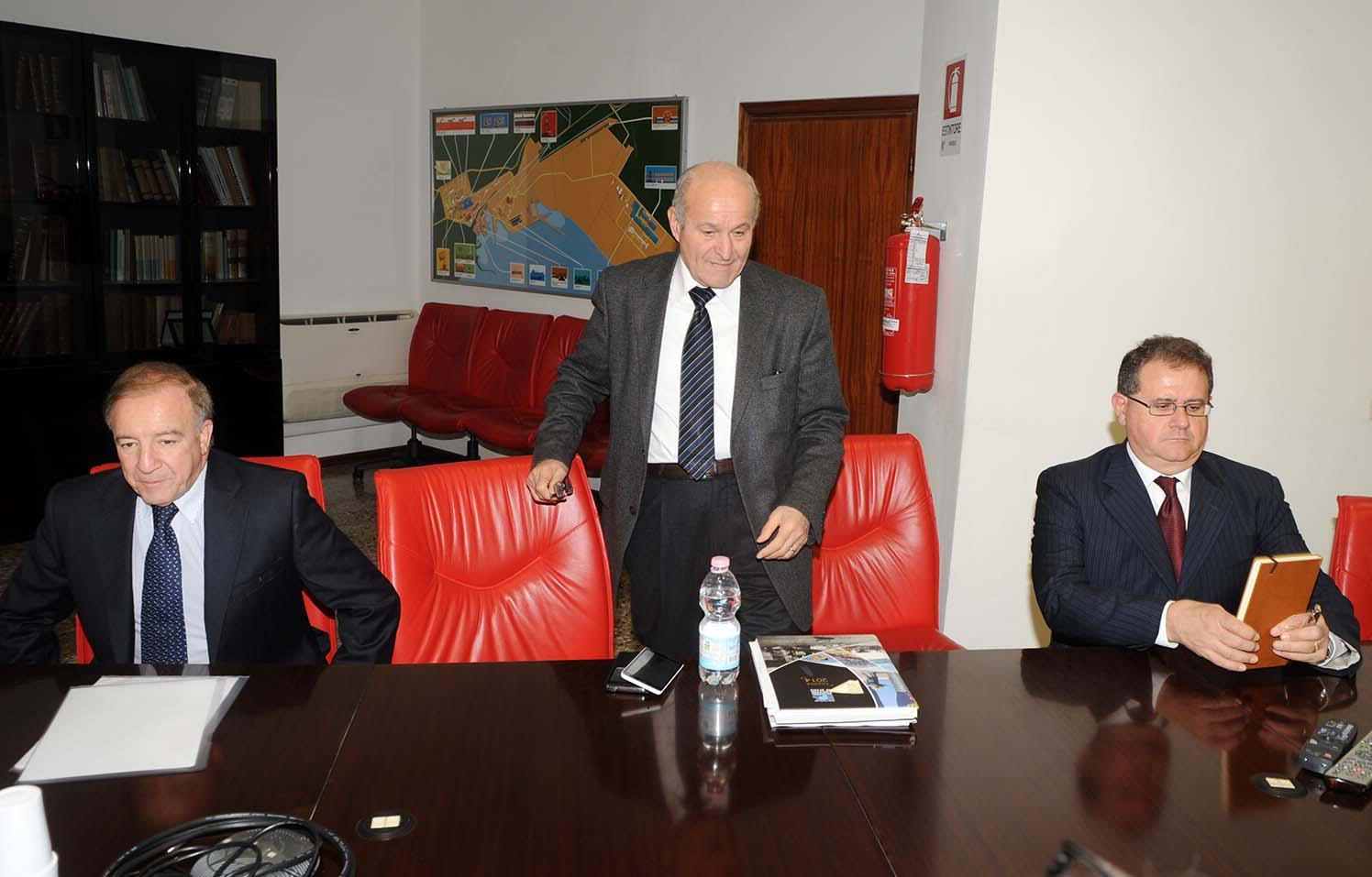 Farid Tidjani, Issad Rebrab e il sindaco Massimo Giuliani (foto Pabar)