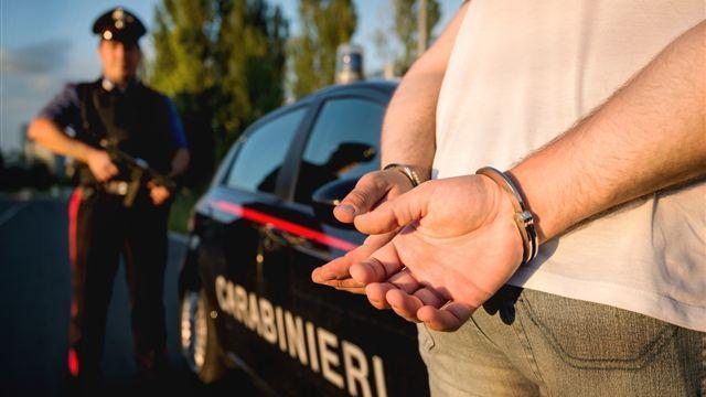 Proiettile al suo ex datore di lavoro, arrestato