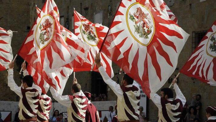 Sfida tra sbandieratori alla San Felice