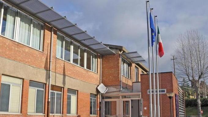 Vescovo a scuola, parla il sindaco