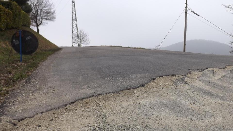 Pavullo, cedimento sulla Malandrone