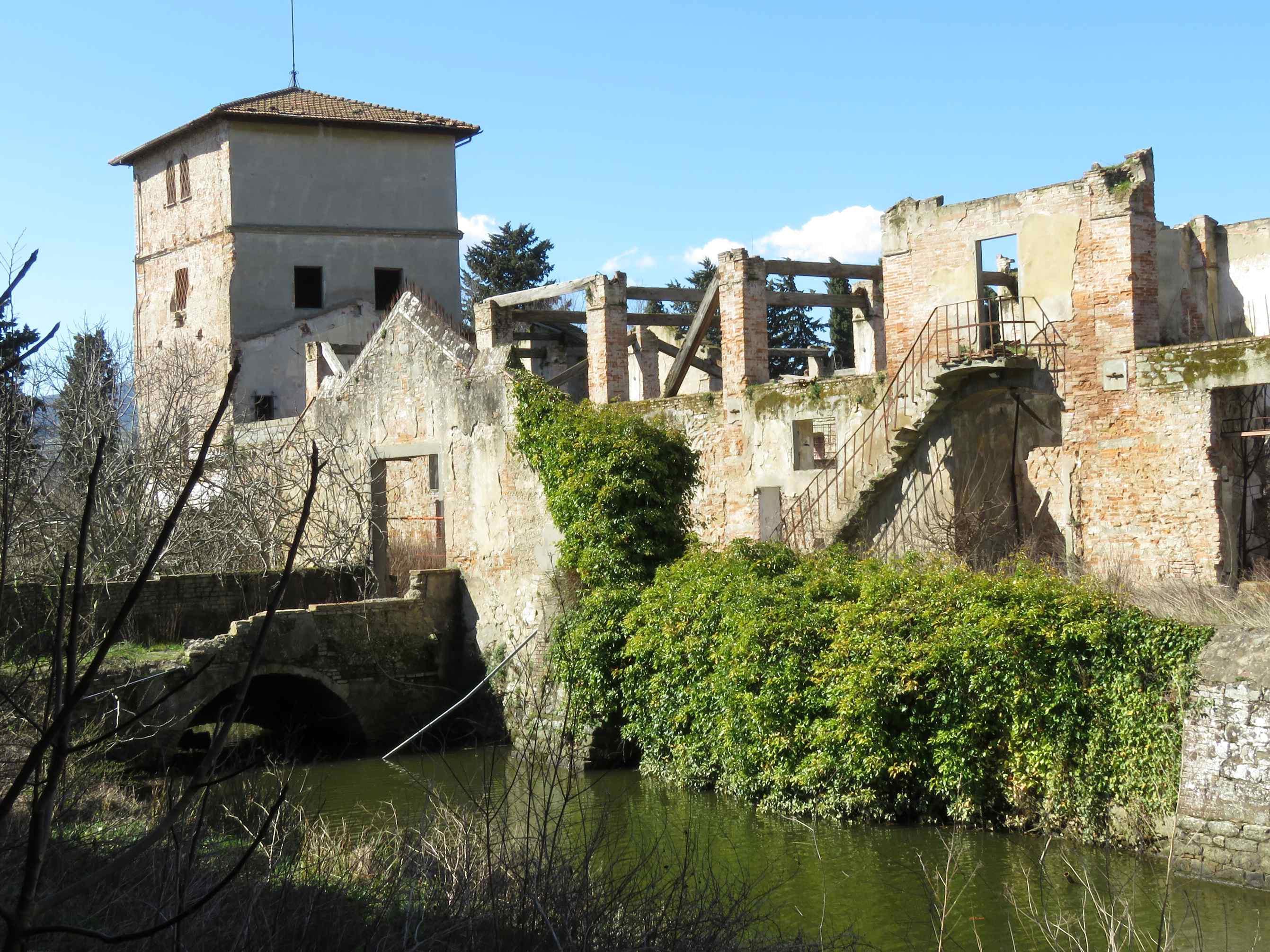 Dentro la Fattoria del Magnifico: nonostante le raffiche di vento la struttura ha retto (foto Batavia)
