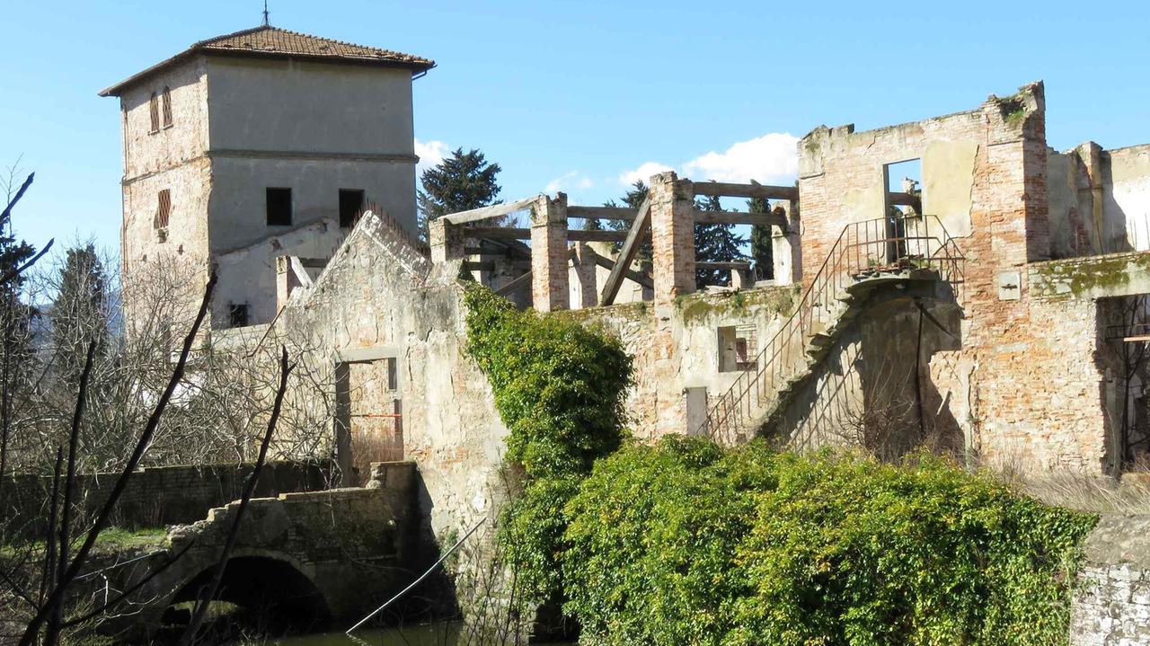 Dentro la Fattoria del Magnifico: nonostante le raffiche di vento la struttura ha retto (foto Batavia)